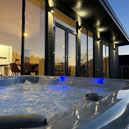 Thrumster Lodges - 3 Luxurious Self Catering Lodges On The Nc500, 2 With Hot Tubs Wick (Highlands) Ngoại thất bức ảnh